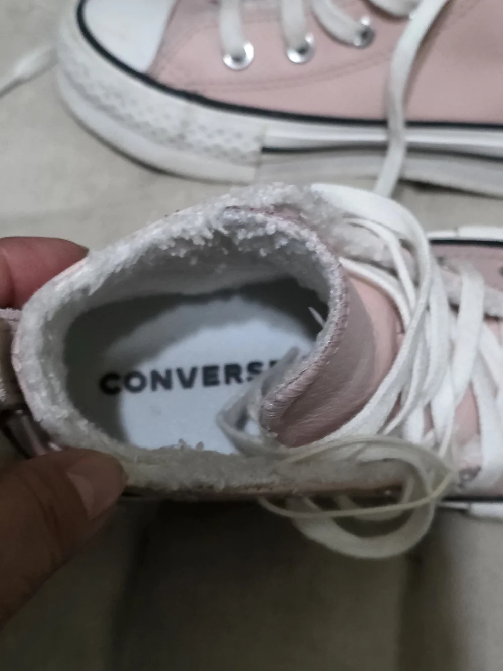 Converse light pink